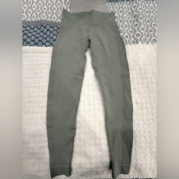 SET Active Sculptflex Leggings in Sage Green size Medium in Like-New Condition! - Picture 2 of 7